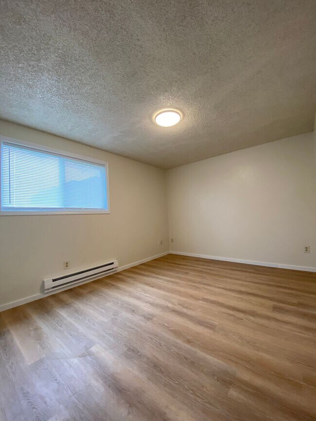 Building Photo - Charming 3 Bedroom 1 Bath Updated Home in ...