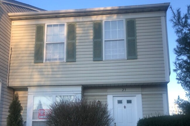 Frente - 23 Methwold Ct