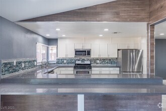Building Photo - 4200 Butterfield Way