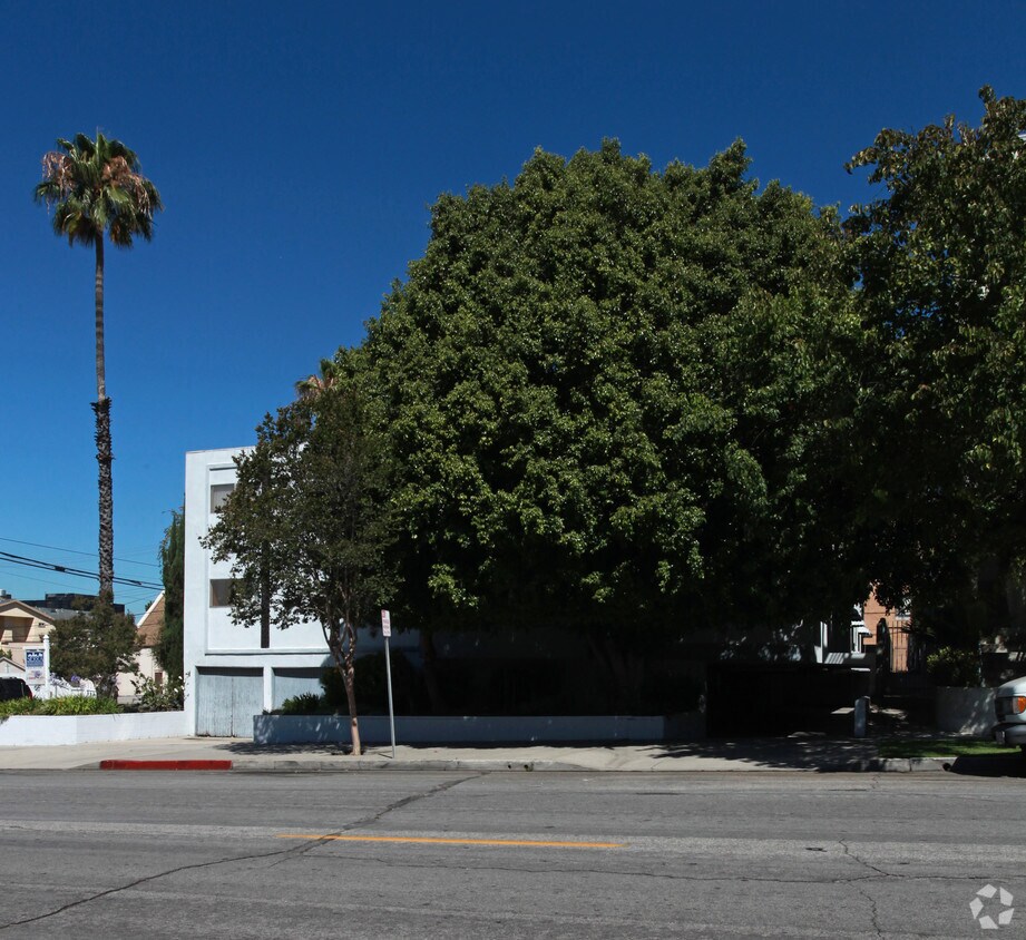 Building Photo - 601 E Angeleno Ave