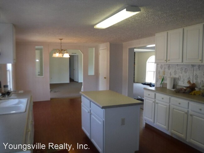 Building Photo - 3 br, 2 bath House - 30 North Ridge Dr.