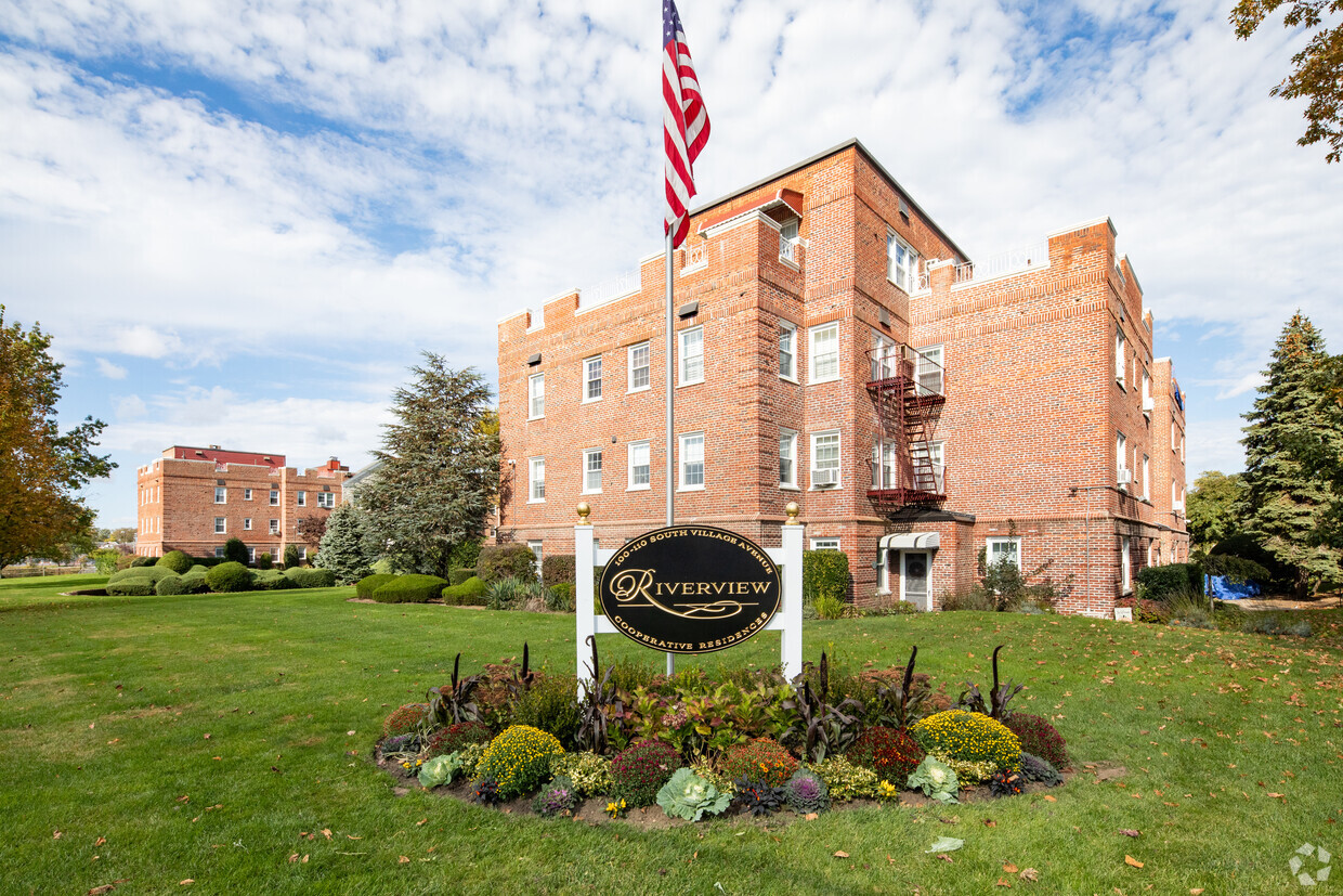 Riverview Cooperative Residents - Riverview Cooperative Residences