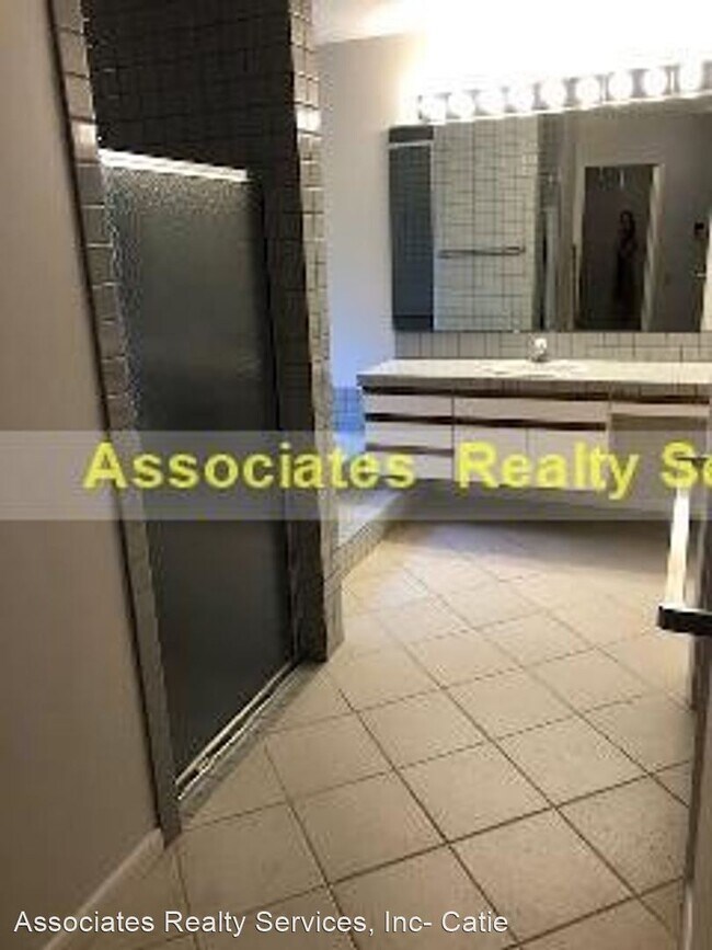 Foto del edificio - 3 br, 3.5 bath House - 2715 NW 38th Drive
