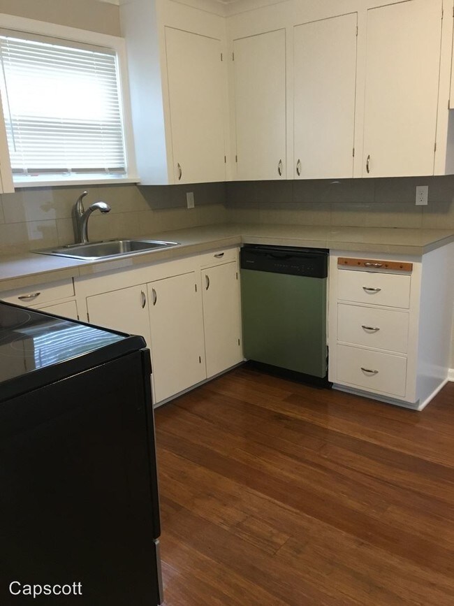 Foto del edificio - 2740 SW Spring Garden St