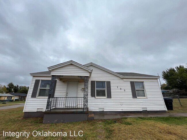 Building Photo - 3 br, 1 bath House - 700 NE 31st Street