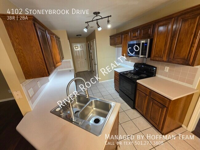 Building Photo - 4102 Stoneybrook Dr