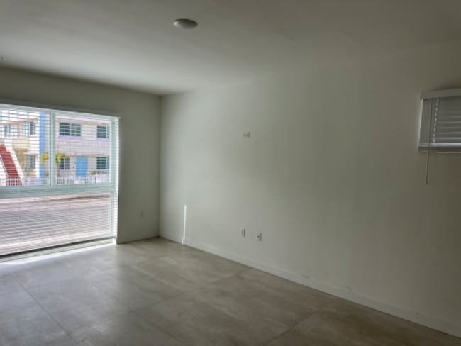 Photo - 535 SW 5th St (Miami, FL) Apartment