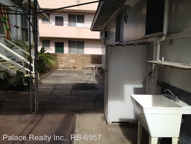 Foto del edificio - 3 br, 1 bath Apartment - 808 Olokele Avenue