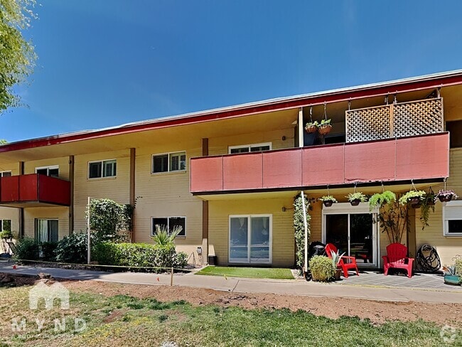 Building Photo - 355 E Thomas Rd