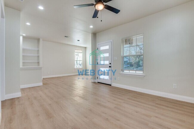 Foto del edificio - 4900 Leland Ave