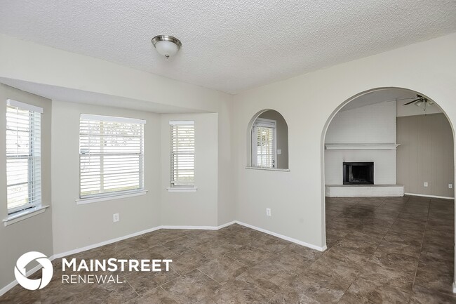 Foto del edificio - 8805 Main St