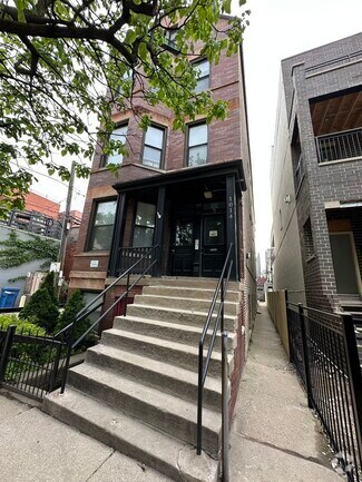 Building Photo - 1014 N Hermitage Ave