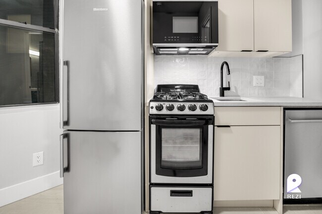 Foto del edificio - 309 E 91st St