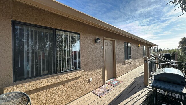 Foto del edificio - Fully Furnished or Unfurnished - 2 bedroom...
