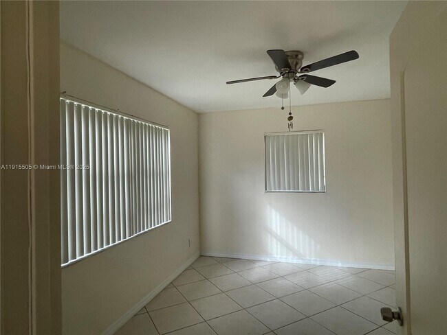 Foto del edificio - 5805 Moseley St