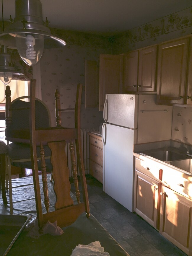 Building Photo - 105 E Fayette St