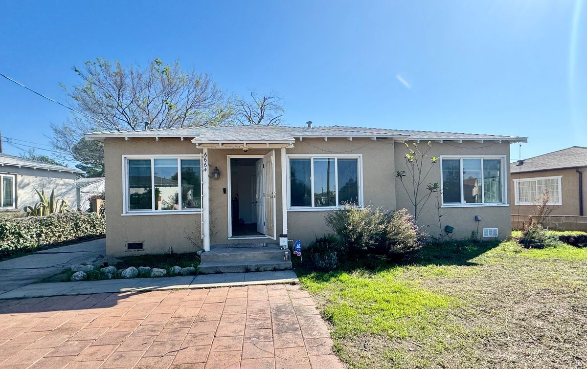 Foto principal - 6664 Ensign Ave