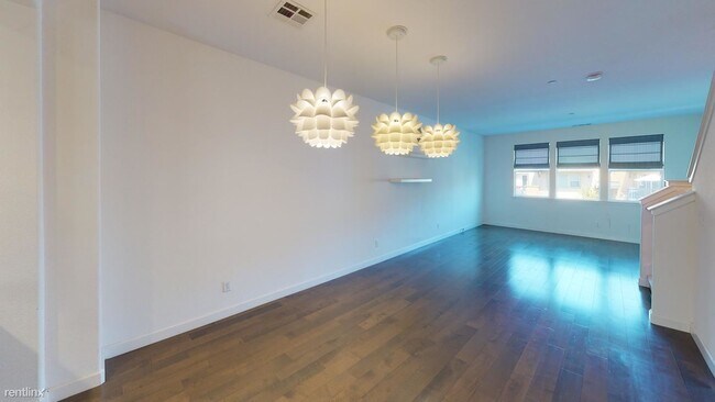 Building Photo - 944 Highland Terrace
