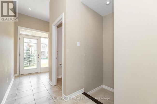 Building Photo - 113 Popplewell Crescent