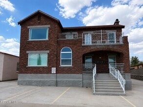 Building Photo - 3015 Altura Ave
