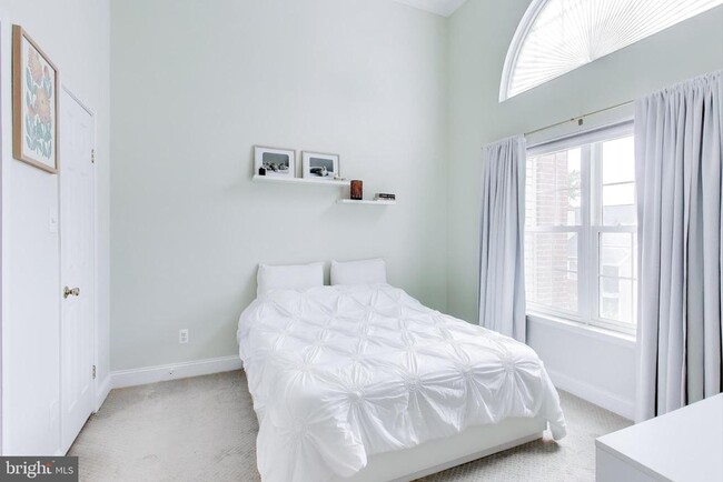 Building Photo - 3315 Wyndham Cir