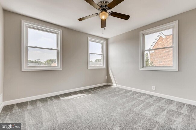 Foto del edificio - 7836 Wynbrook Rd