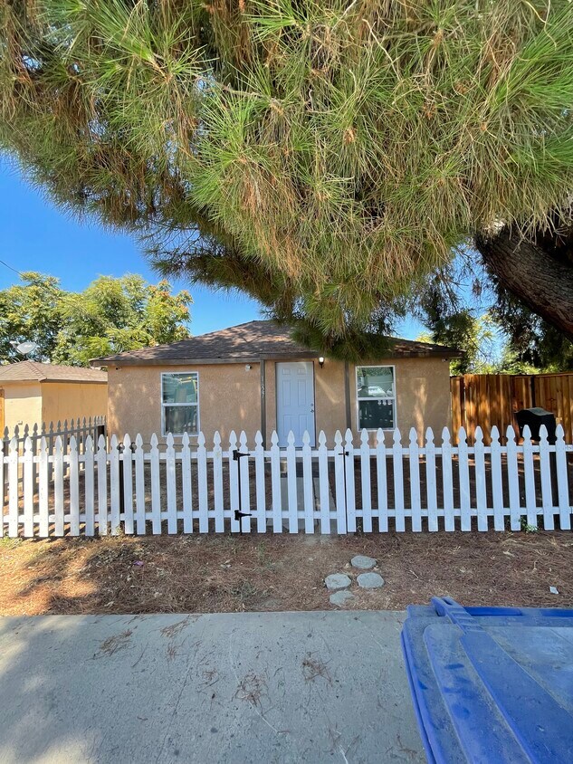 Primary Photo - 1627 Monterey Ave