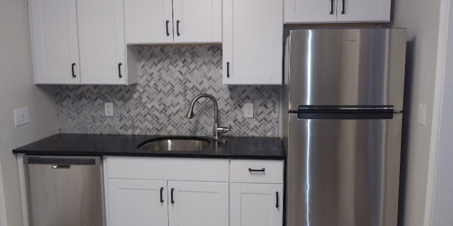 Foto del edificio - 613 Tucker Ave