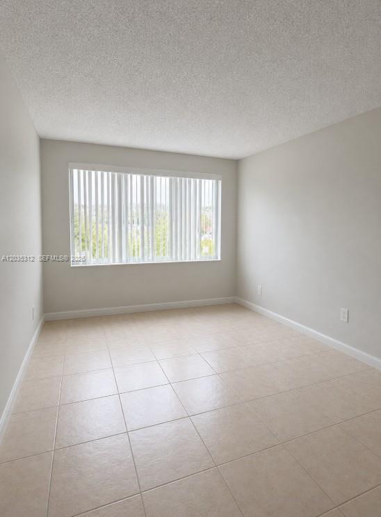Foto del edificio - 14850 Naranja Lakes Blvd