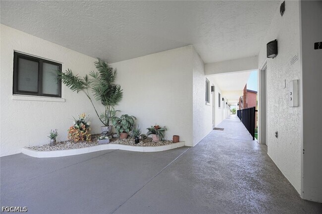 Foto del edificio - 16200 Bay Pointe Blvd