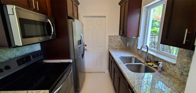 Foto del edificio - 1304 NE 16th Ave