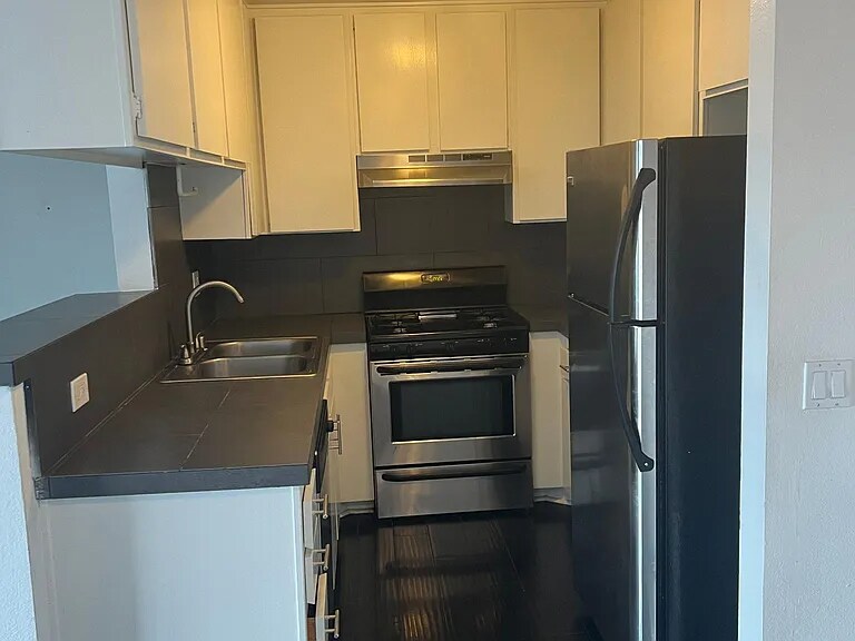 Foto del edificio - 7531 Hampton Ave