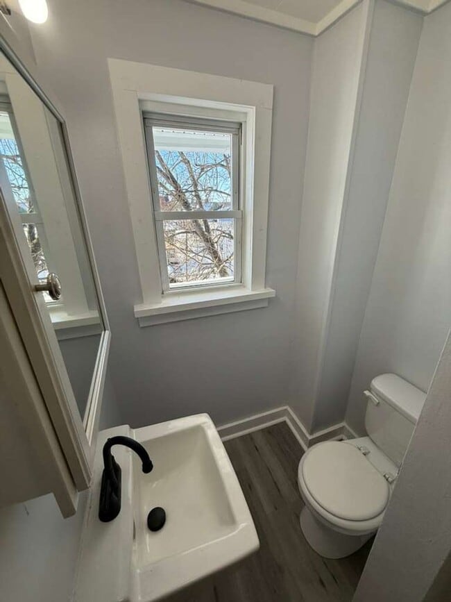 Building Photo - 61 Goddard St