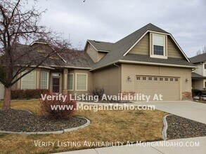 Building Photo - 2330 W Trestle Dr