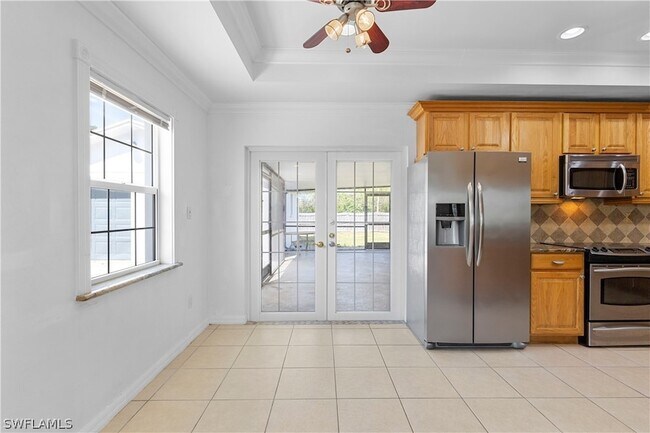 Building Photo - 2871 Poinciana St