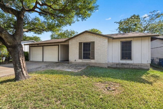Building Photo - 6310 Shadow Bnd, Austin, Texas 78745