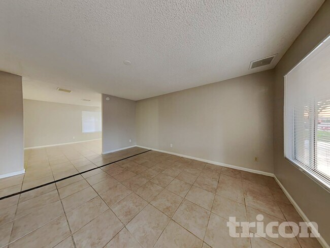 Building Photo - 6431 W Hatcher Rd