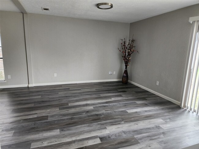 Building Photo - 17307 S Yorkglen Dr