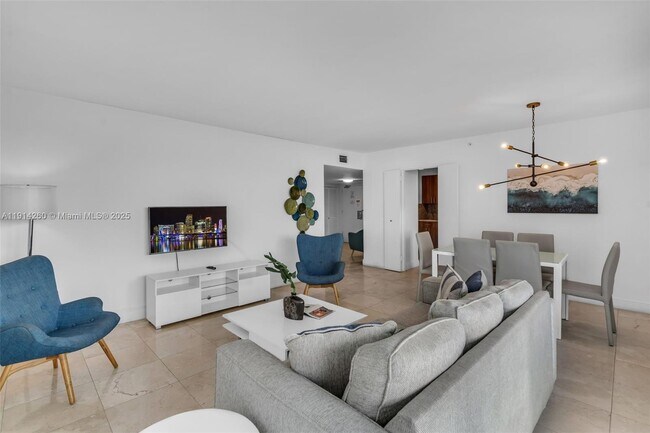 Foto del edificio - 5101 Collins Ave