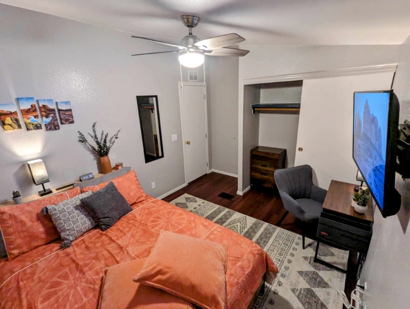 Foto principal - 120 E Camille Dr