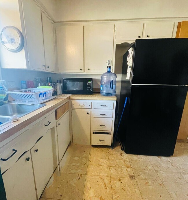 Foto del edificio - 1409 E 23rd St