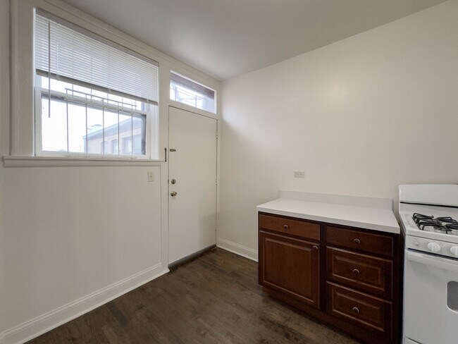 Foto del edificio - 2633 W Ainslie St