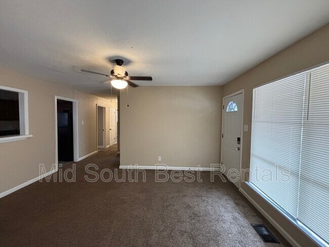 Foto del edificio - 7218 Knollwood Rd