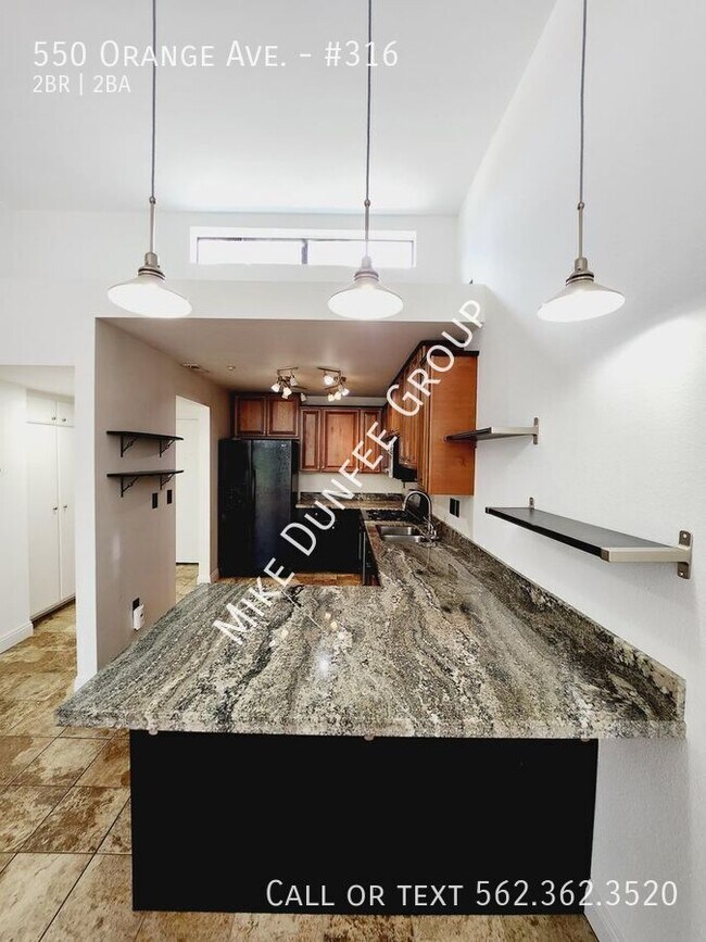 Foto del edificio - 550 Orange Ave