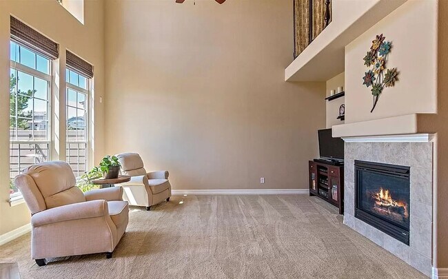 Foto del edificio - Stunning 3-Bed 3 Bath Townhouse in Broomfi...
