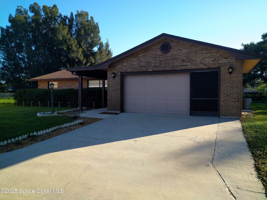 Foto principal - 765 John Carroll Ln