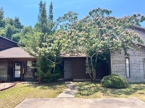 Building Photo - 92 2nd Ave