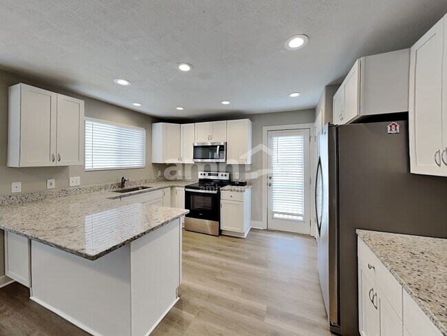 Foto del edificio - 5482 Windsor Way