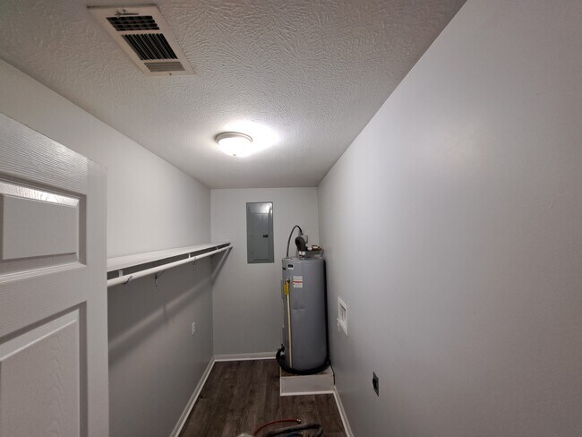 Foto del edificio - 49 Pineywood Dr