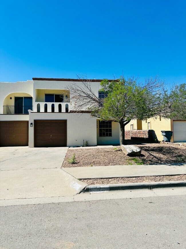 Foto del edificio - 5509 Oakbriar Cir